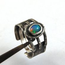 pierścionek z opalem